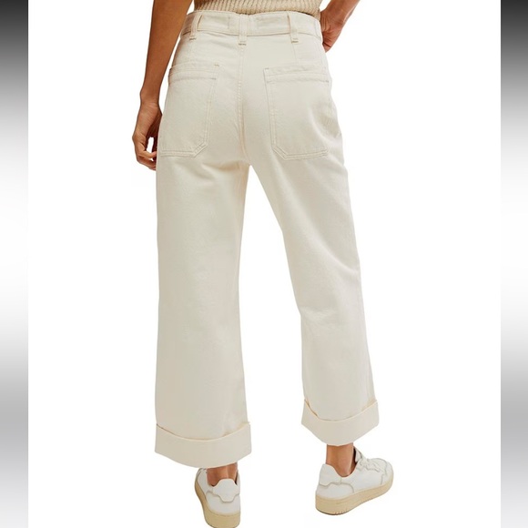 Free People
Palmer Mid Rise Relaxed Button Waist Cuffed Jeans🥨🥨🥨 - Picture 2 of 6